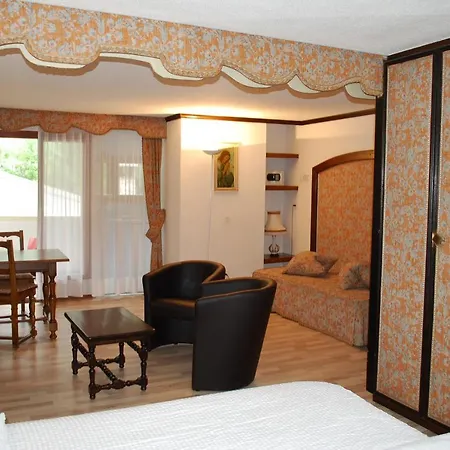 Astoria Hotel 3*