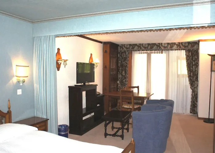 Astoria Hotel 3*